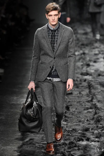 Look 29